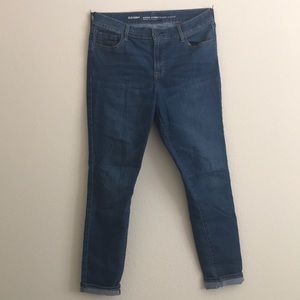 Super Skinny mid-rise Jeans